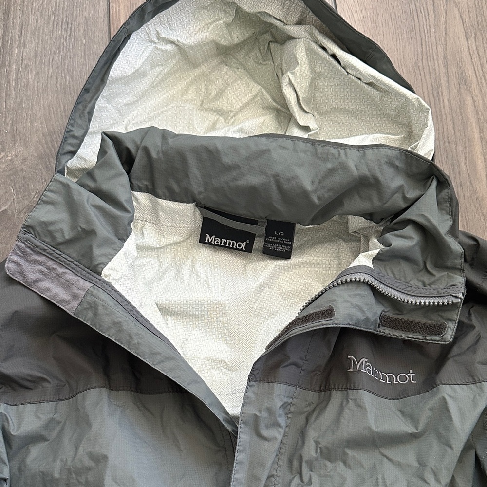 Marmot Hooded Gray Two Toned Rain Shell with Light Lining - Picture 2 of 5